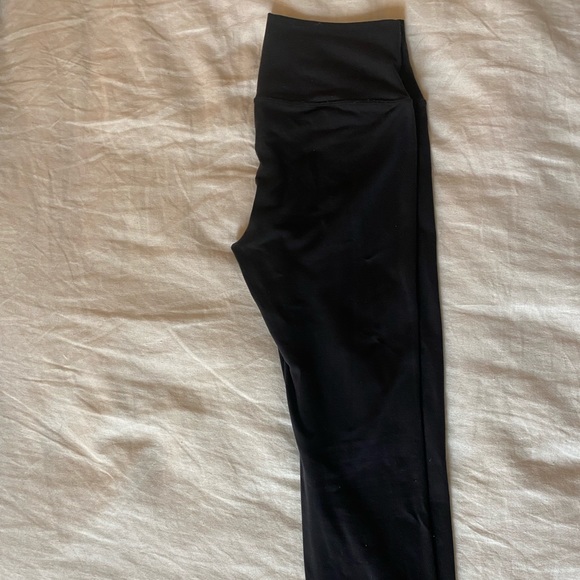 Alo Yoga Leggings - Picture 3 of 3